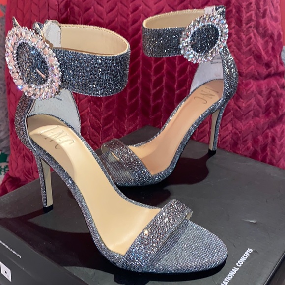 New - Picture 1 of 4